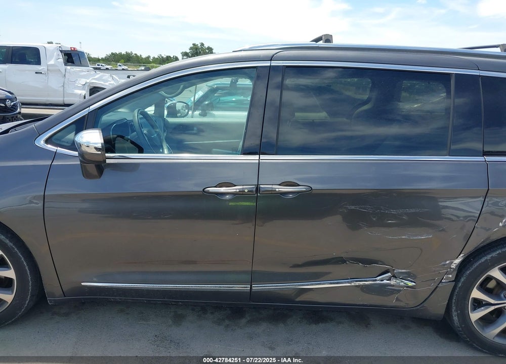2017 CHRYSLER PACIFICA LIMITED VIN: 2C4RC1GG1HR579850