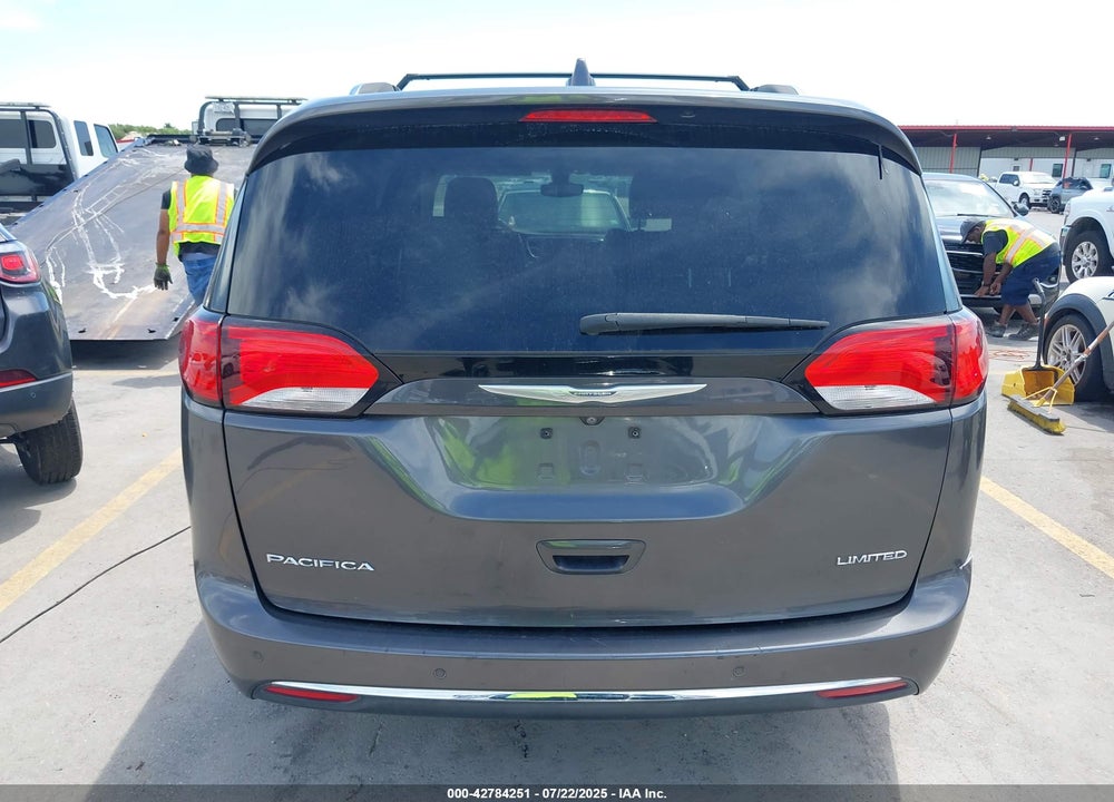 2017 CHRYSLER PACIFICA LIMITED VIN: 2C4RC1GG1HR579850