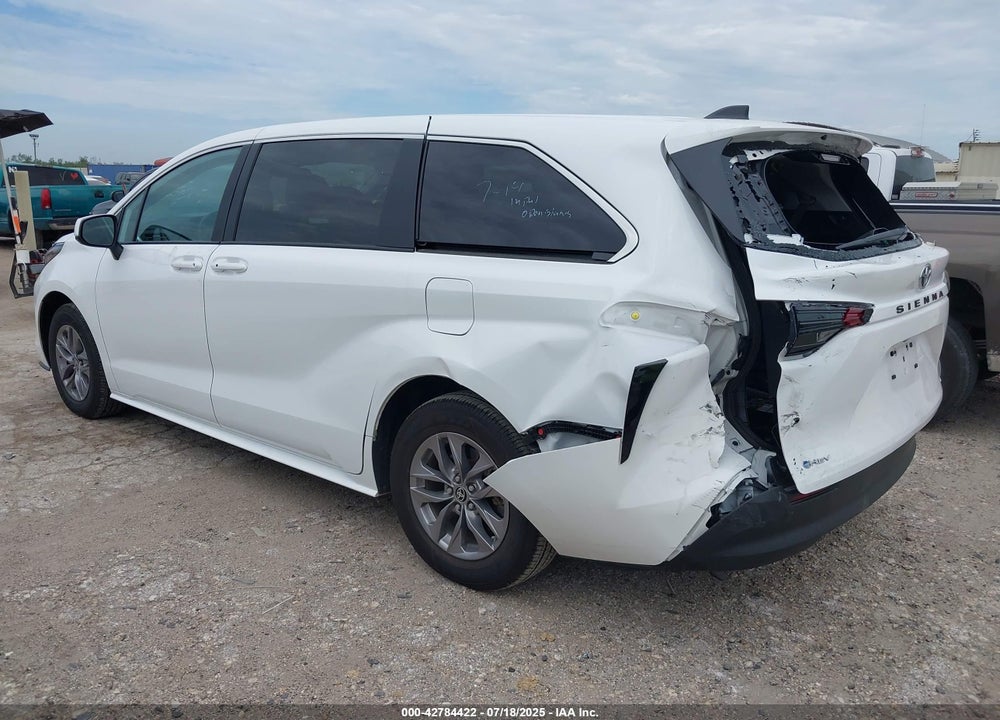 2025 TOYOTA SIENNA VIN: 5TDKRKEC3SS240625