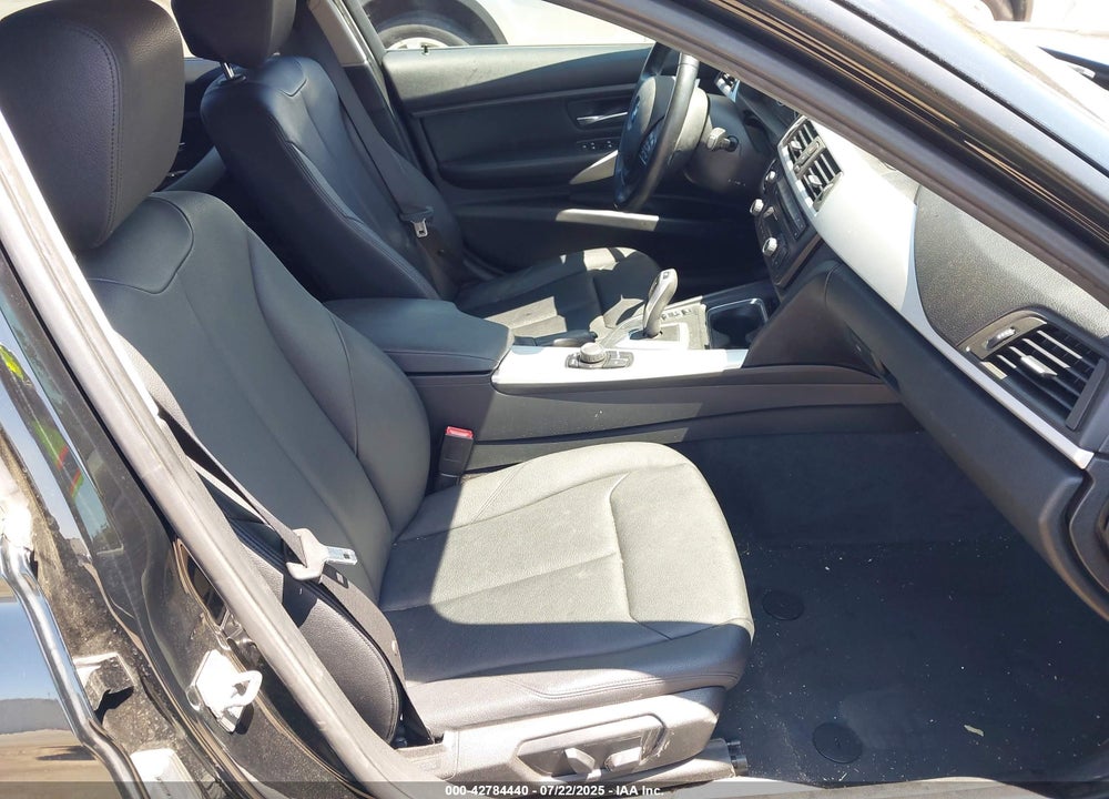 2013 BMW 3 SERIES VIN: WBA3A5C51DF602498