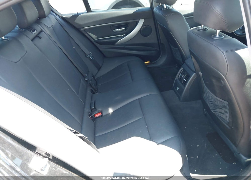2013 BMW 3 SERIES VIN: WBA3A5C51DF602498