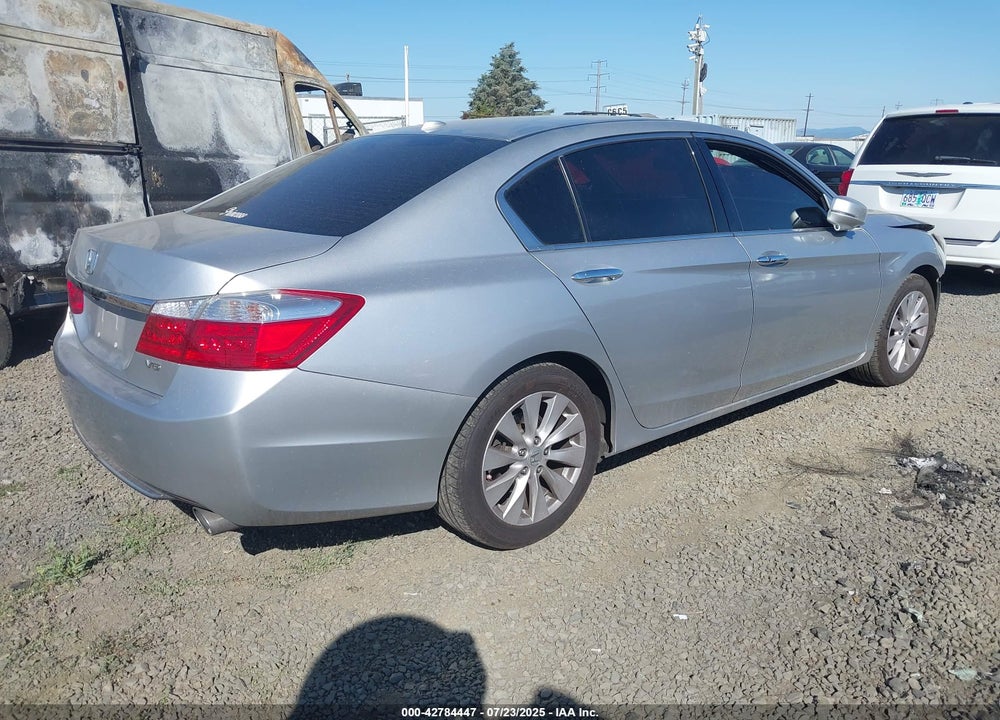 2015 HONDA ACCORD EX-L V-6 VIN: 1HGCR3F85FA020900