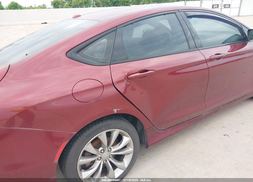 2015 CHRYSLER 200 VIN: 1C3CCCBB1FN555592