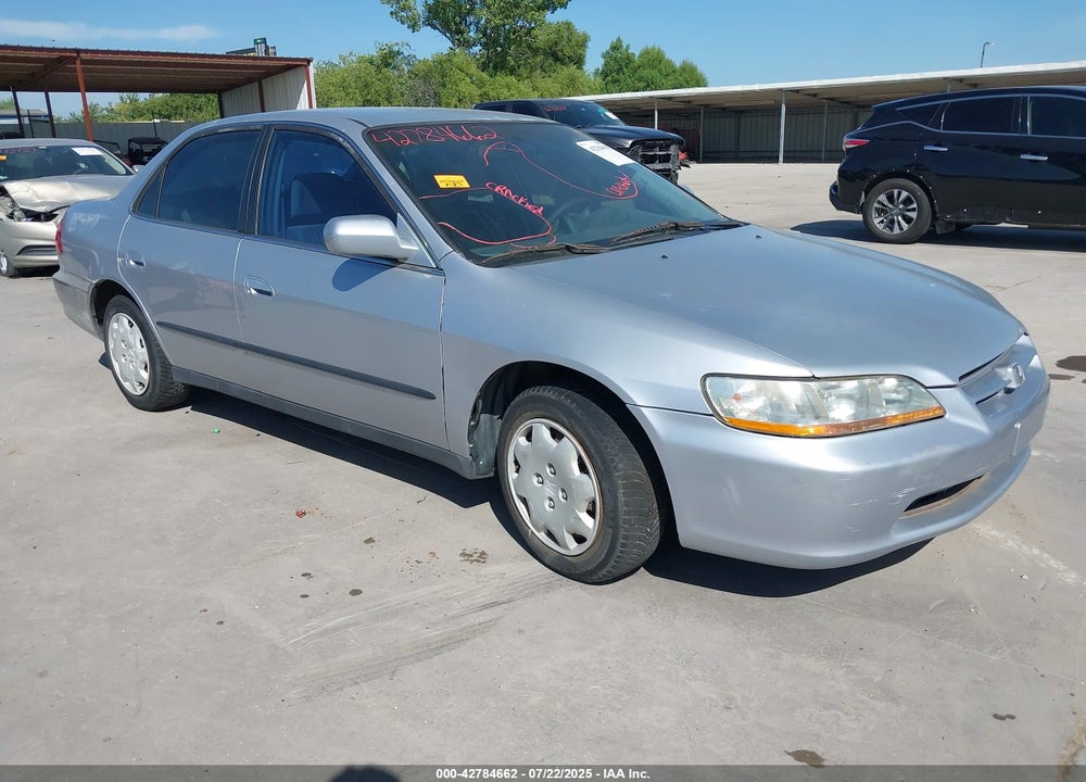 1998 HONDA ACCORD LX VIN: 1HGCG5643WA186816