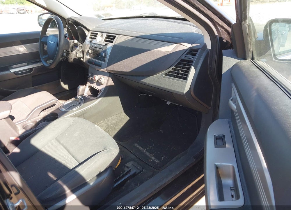 2010 CHRYSLER SEBRING VIN: 1C3CC4FB3AN208032