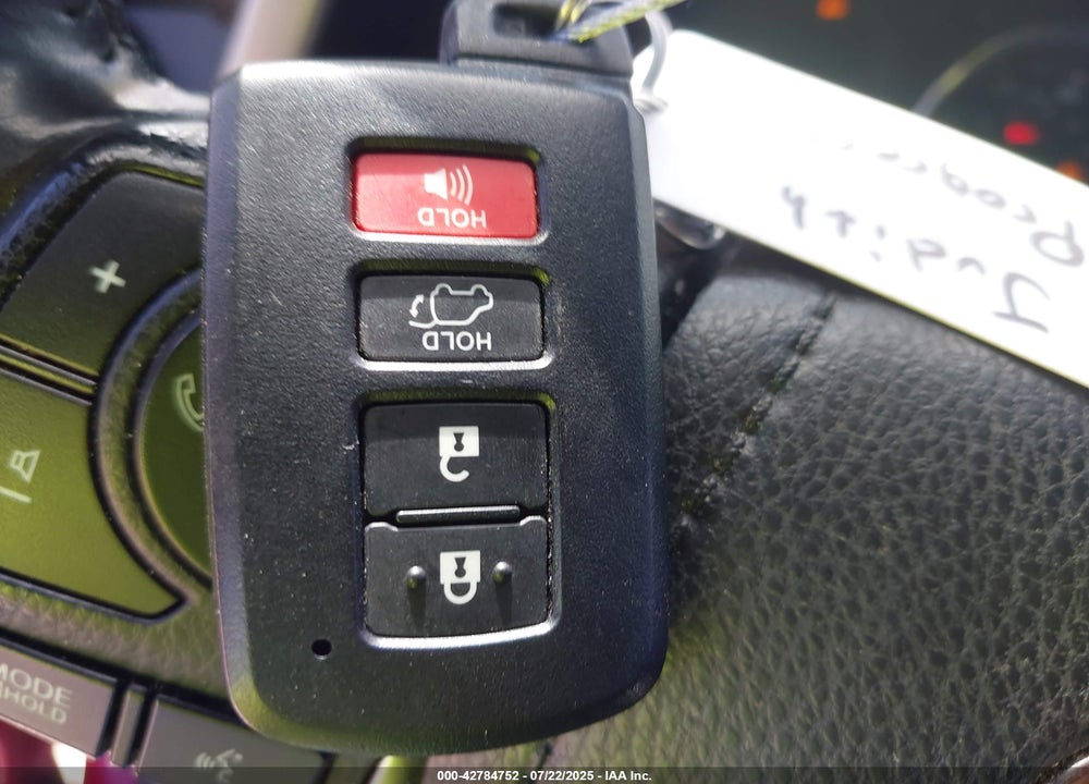 2018 TOYOTA RAV4 VIN: JTMNFREV1JD125550
