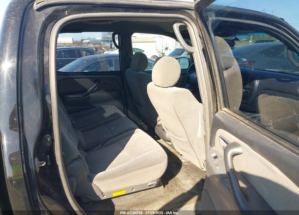 2005 TOYOTA TUNDRA SR5 V8 VIN: 5TBDT441X5S501798