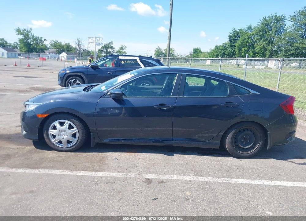 2018 HONDA CIVIC VIN: 2HGFC2F52JH520022