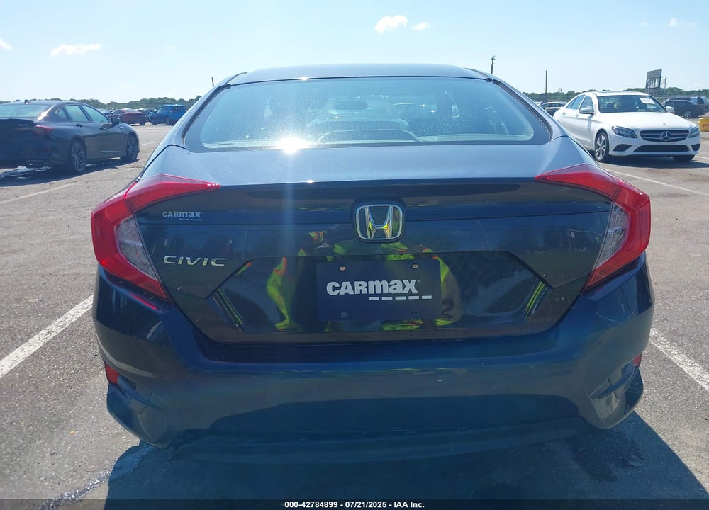 2018 HONDA CIVIC VIN: 2HGFC2F52JH520022