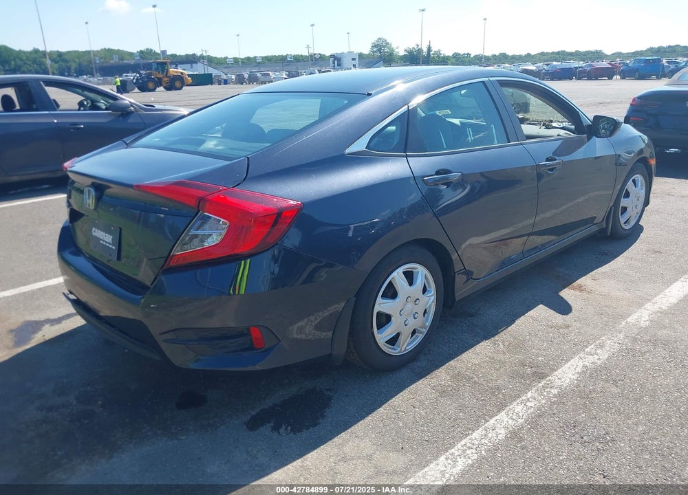 2018 HONDA CIVIC VIN: 2HGFC2F52JH520022