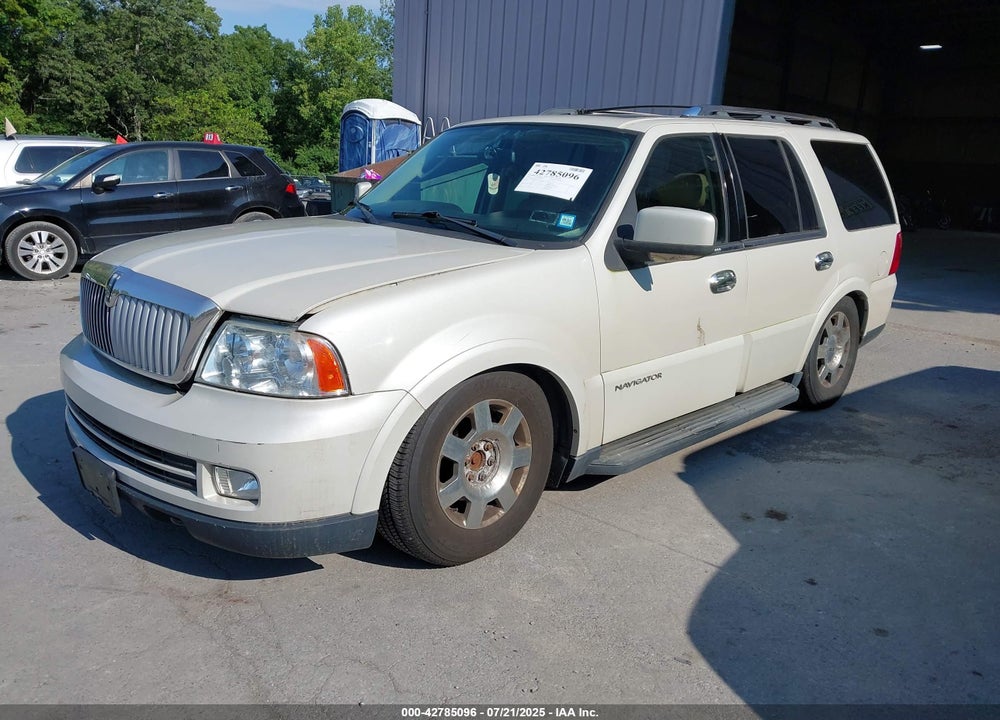 2005 LINCOLN NAVIGATOR VIN: 5LMFU28595LJ22574