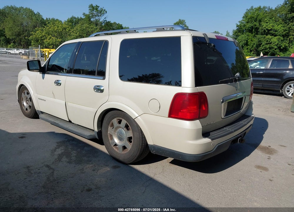 2005 LINCOLN NAVIGATOR VIN: 5LMFU28595LJ22574