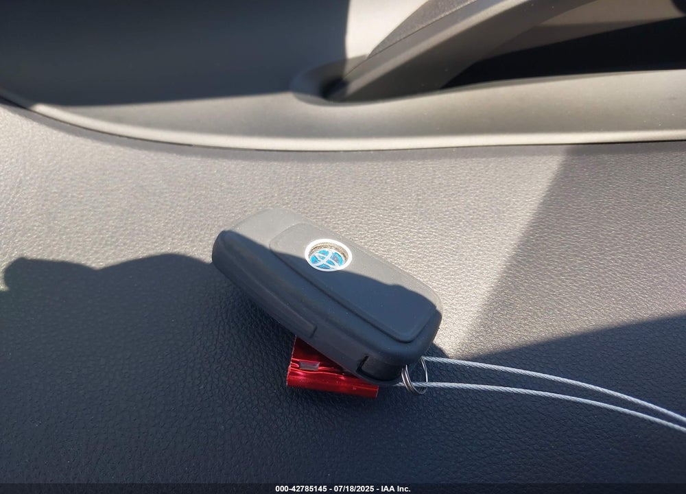 2021 TOYOTA PRIUS PRIME VIN: JTDKAMFP5M3192568
