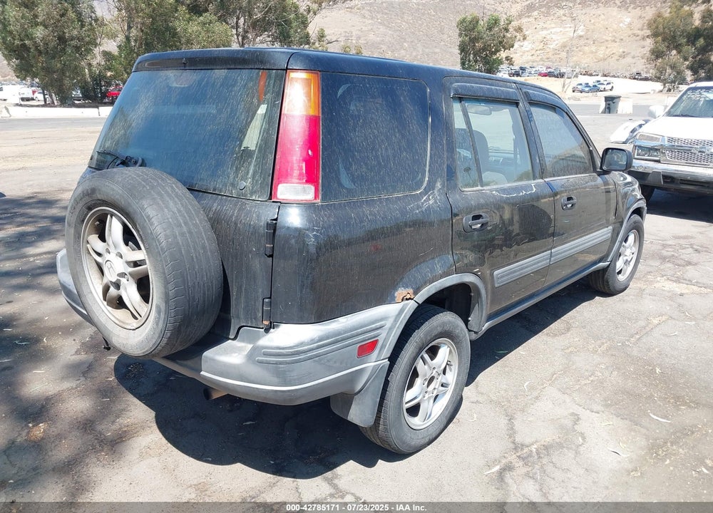 2000 HONDA CR-V VIN: JHLRD1844YS008209