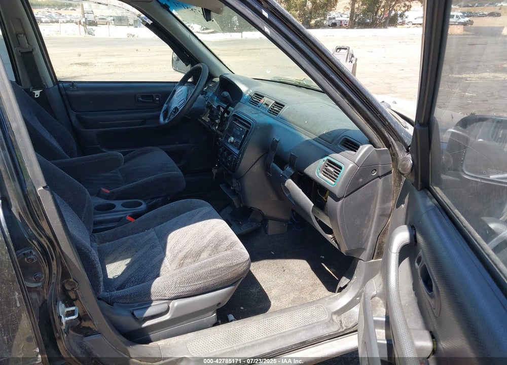 2000 HONDA CR-V VIN: JHLRD1844YS008209