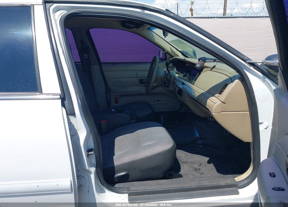 2008 FORD CROWN VICTORIA VIN: 2FAFP71V58X173251