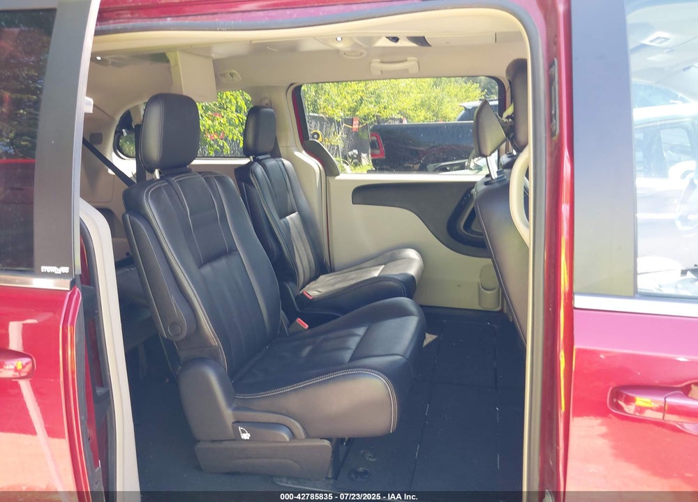 2014 CHRYSLER TOWN & COUNTRY TOURING VIN: 2C4RC1BG4ER292425