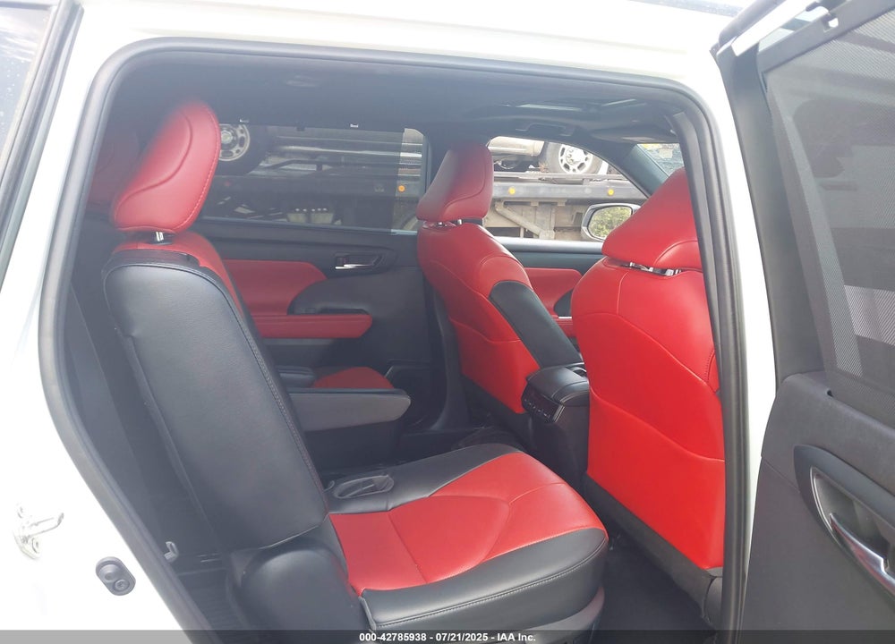 2022 TOYOTA HIGHLANDER XSE VIN: 5TDJZRBH6NS164777