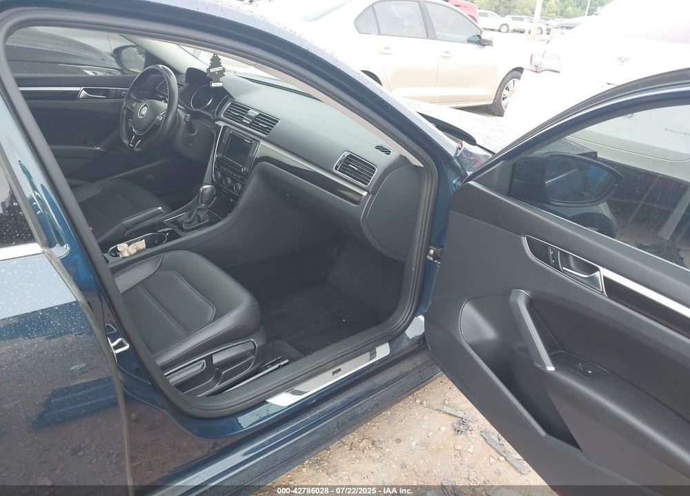 2019 VOLKSWAGEN PASSAT VIN: 1VWMA7A35KC003720