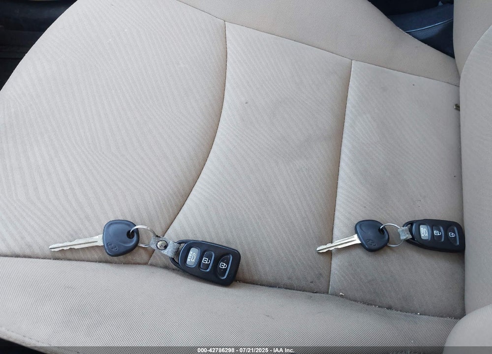 2013 HYUNDAI ELANTRA GLS VIN: 5NPDH4AE6DH263985