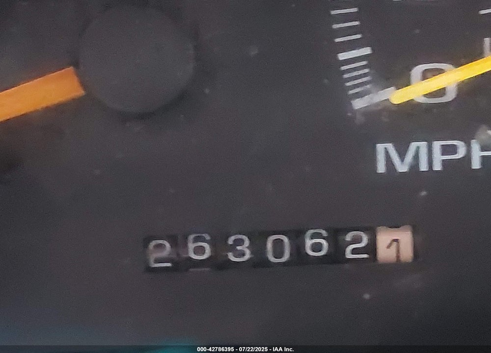 1999 CHEVROLET SUBURBAN 1500 VIN: 1GNFK16R3XJ506384