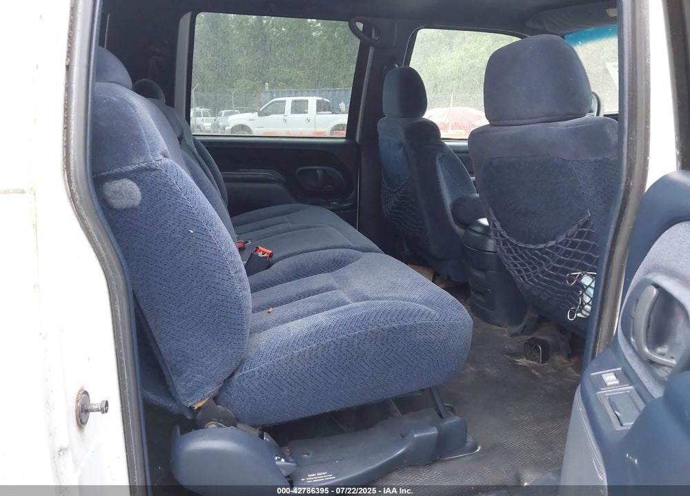 1999 CHEVROLET SUBURBAN 1500 VIN: 1GNFK16R3XJ506384