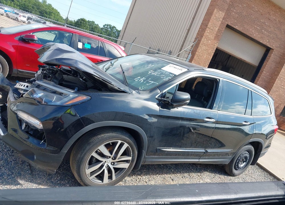 2017 HONDA PILOT VIN: 5FNYF5H91HB038268