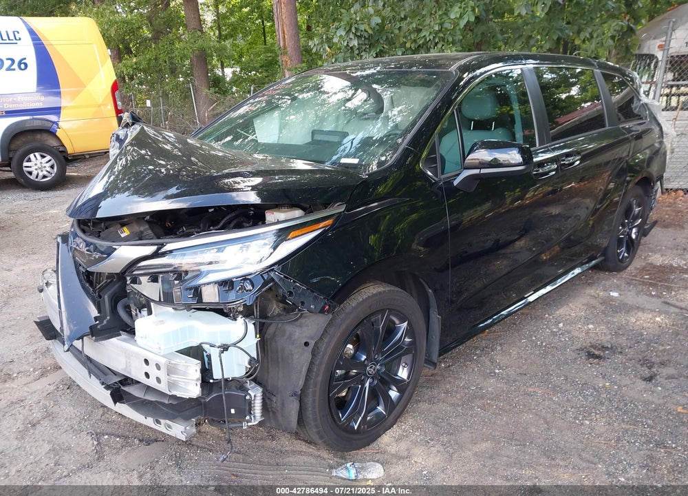 2024 TOYOTA SIENNA XSE VIN: 5TDXRKEC7RS204551