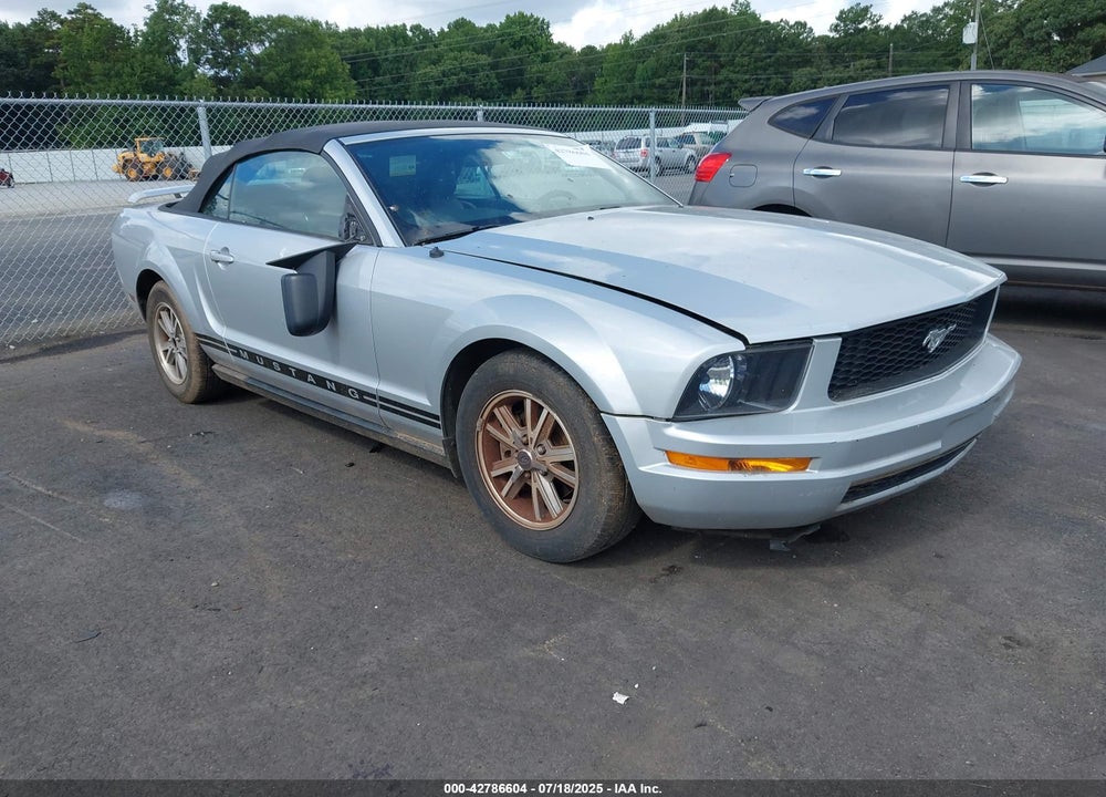 2005 FORD MUSTANG VIN: 1ZVFT84N455252427