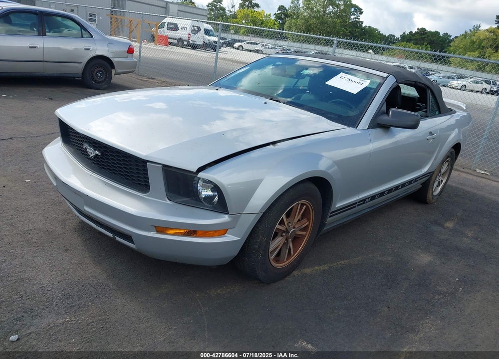 2005 FORD MUSTANG VIN: 1ZVFT84N455252427