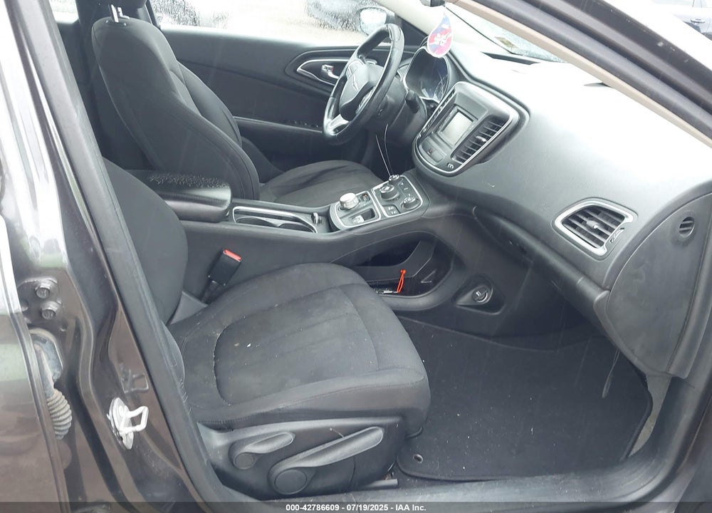 2015 CHRYSLER 200 VIN: 1C3CCCAB0FN758104