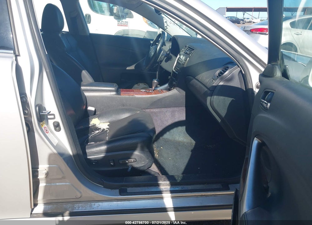 2007 LEXUS IS 250 VIN: JTHBK262672024677