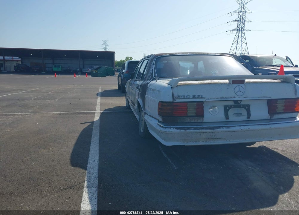 1990 MERCEDES-BENZ 560 SEL VIN: WDBCA39E9LA543211