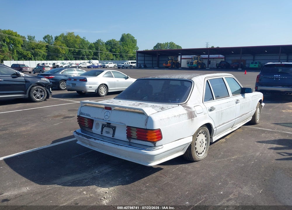 1990 MERCEDES-BENZ 560 SEL VIN: WDBCA39E9LA543211