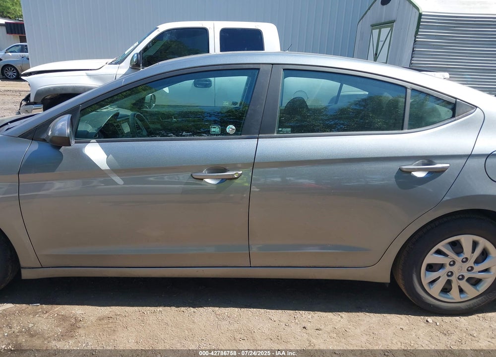 2019 HYUNDAI ELANTRA VIN: KMHD74LF8KU779580