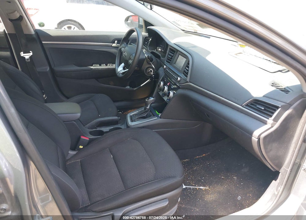 2019 HYUNDAI ELANTRA VIN: KMHD74LF8KU779580