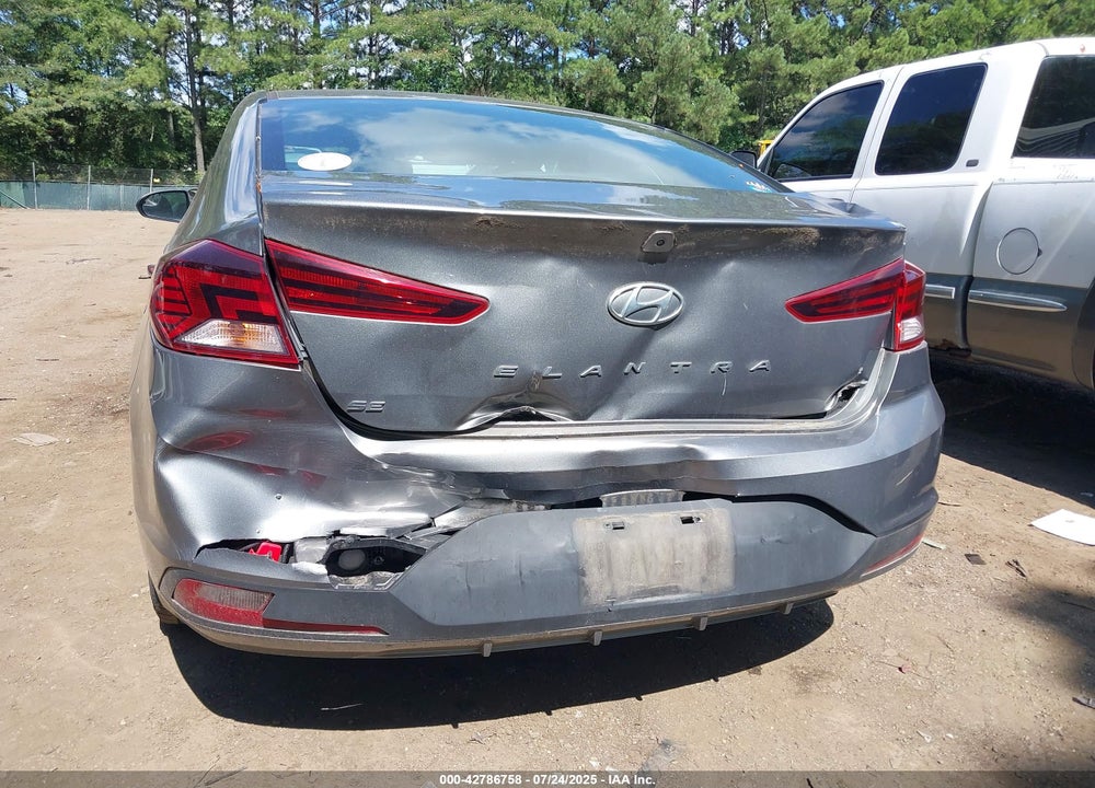 2019 HYUNDAI ELANTRA VIN: KMHD74LF8KU779580