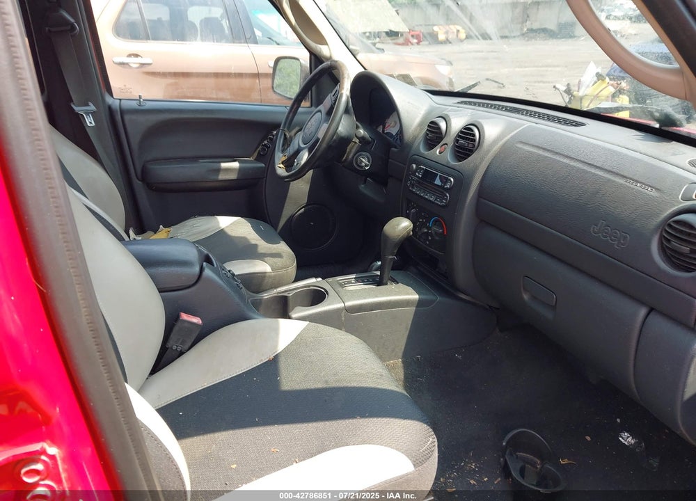 2003 JEEP LIBERTY SPORT VIN: 1J4GL48K63W685037