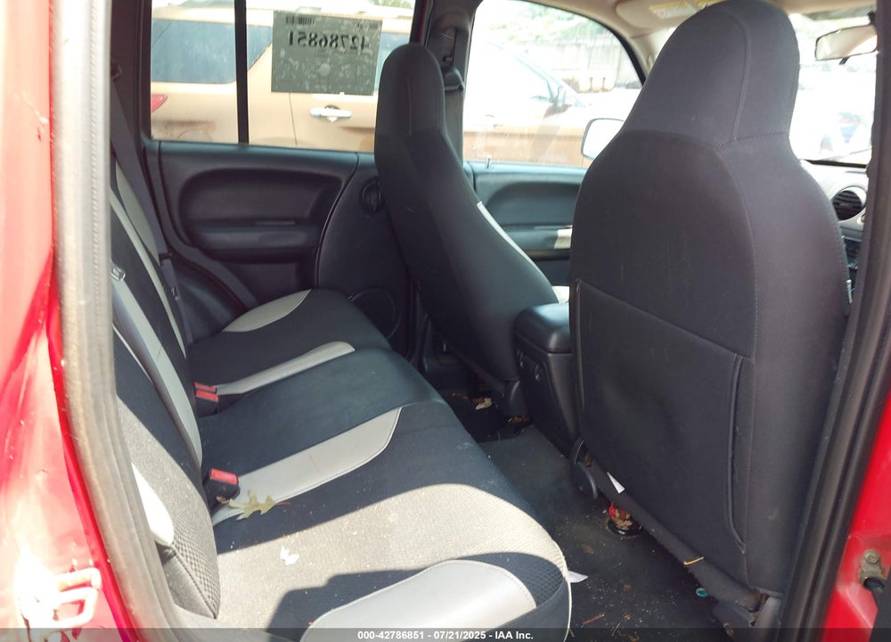 2003 JEEP LIBERTY SPORT VIN: 1J4GL48K63W685037