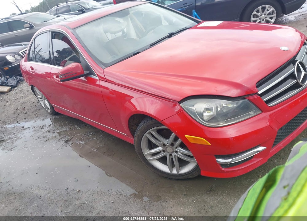 2014 MERCEDES-BENZ C 250 LUXURY/SPORT VIN: WDDGF4HB1EA950840