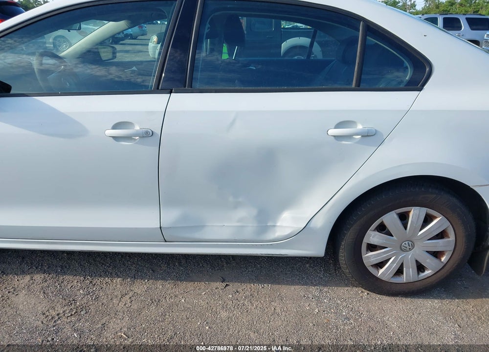 2015 VOLKSWAGEN JETTA VIN: 3VW2K7AJXFM259438