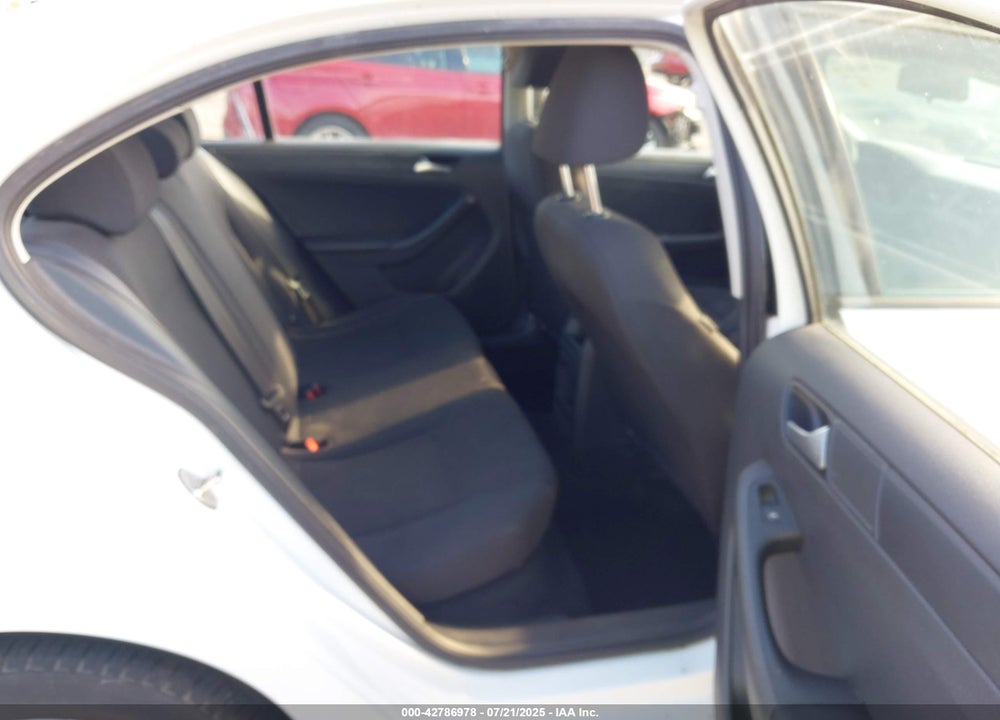2015 VOLKSWAGEN JETTA VIN: 3VW2K7AJXFM259438