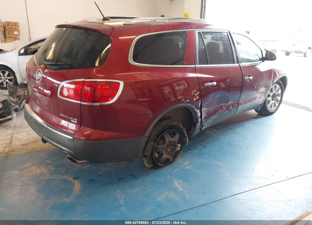 2011 BUICK ENCLAVE 1XL VIN: 5GAKRBED7BJ137120