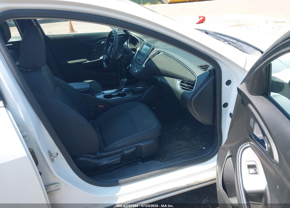 2017 CHEVROLET MALIBU VIN: 1G1ZE5STXHF132214