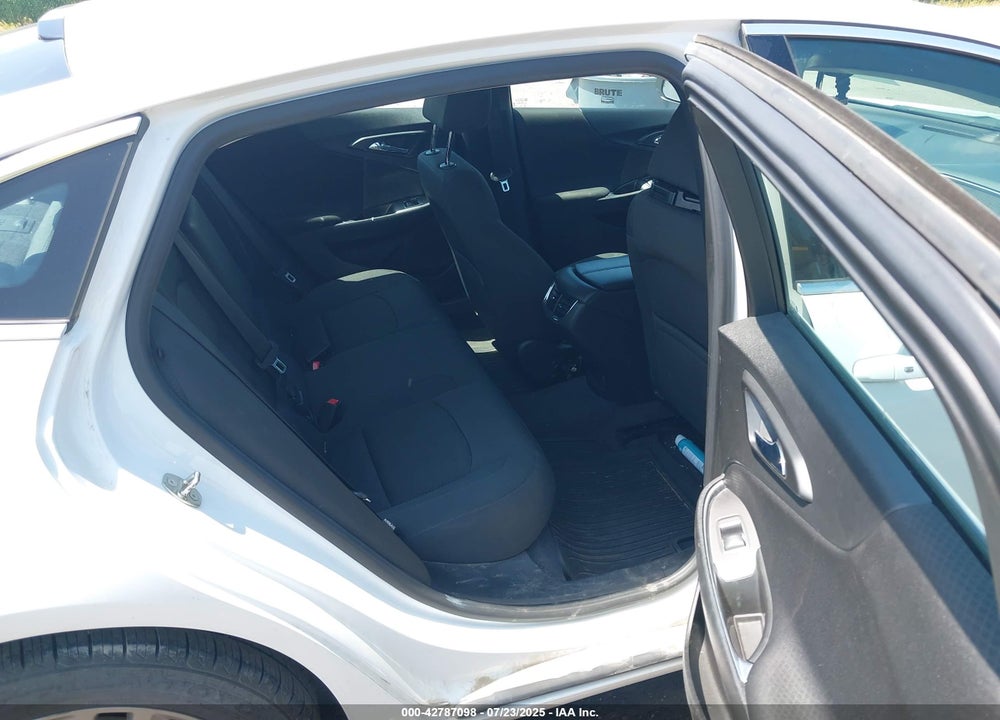 2017 CHEVROLET MALIBU VIN: 1G1ZE5STXHF132214