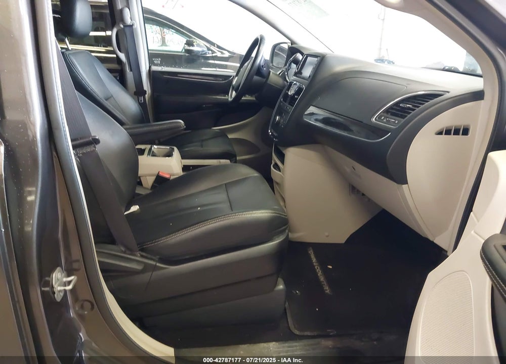 2016 CHRYSLER TOWN & COUNTRY TOURING VIN: 2C4RC1BG8GR156639