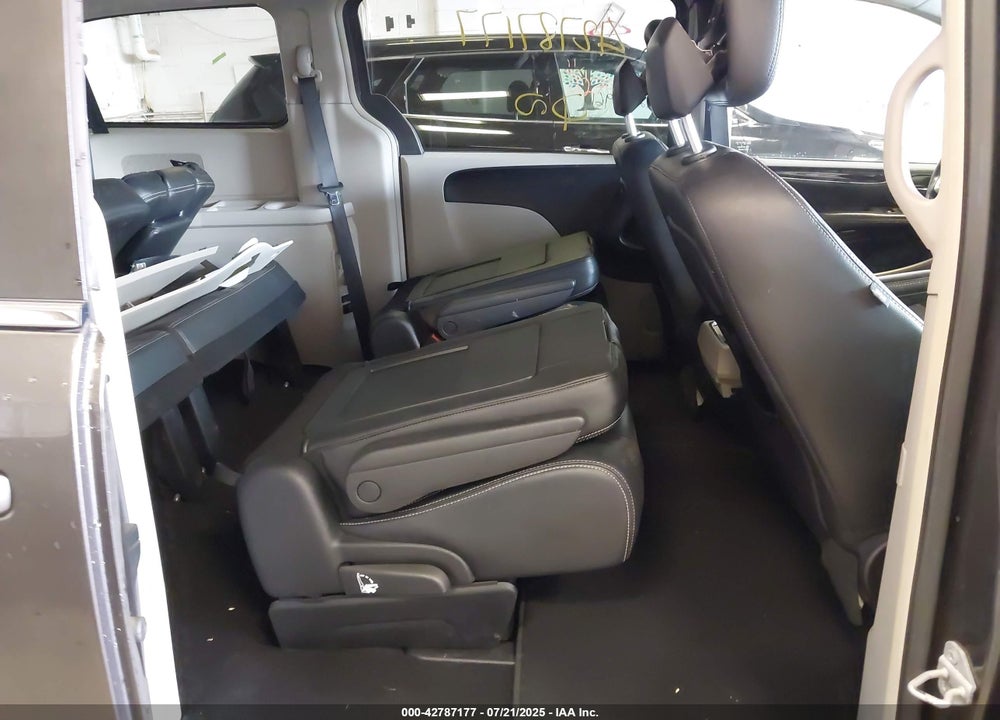 2016 CHRYSLER TOWN & COUNTRY TOURING VIN: 2C4RC1BG8GR156639