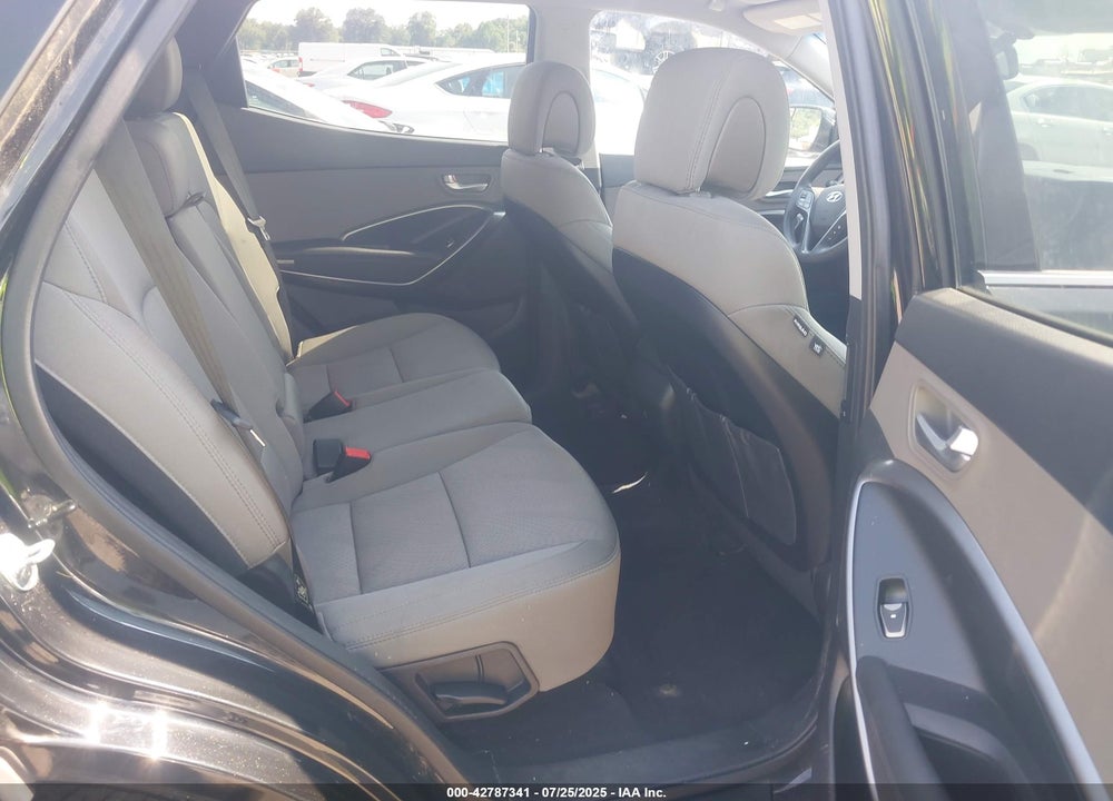 2017 HYUNDAI SANTA FE VIN: 5XYZU3LB8HG423487