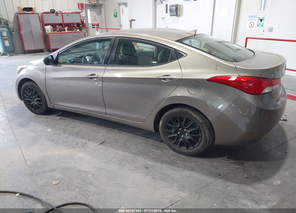 2011 HYUNDAI ELANTRA VIN: 5NPDH4AE8BH022183