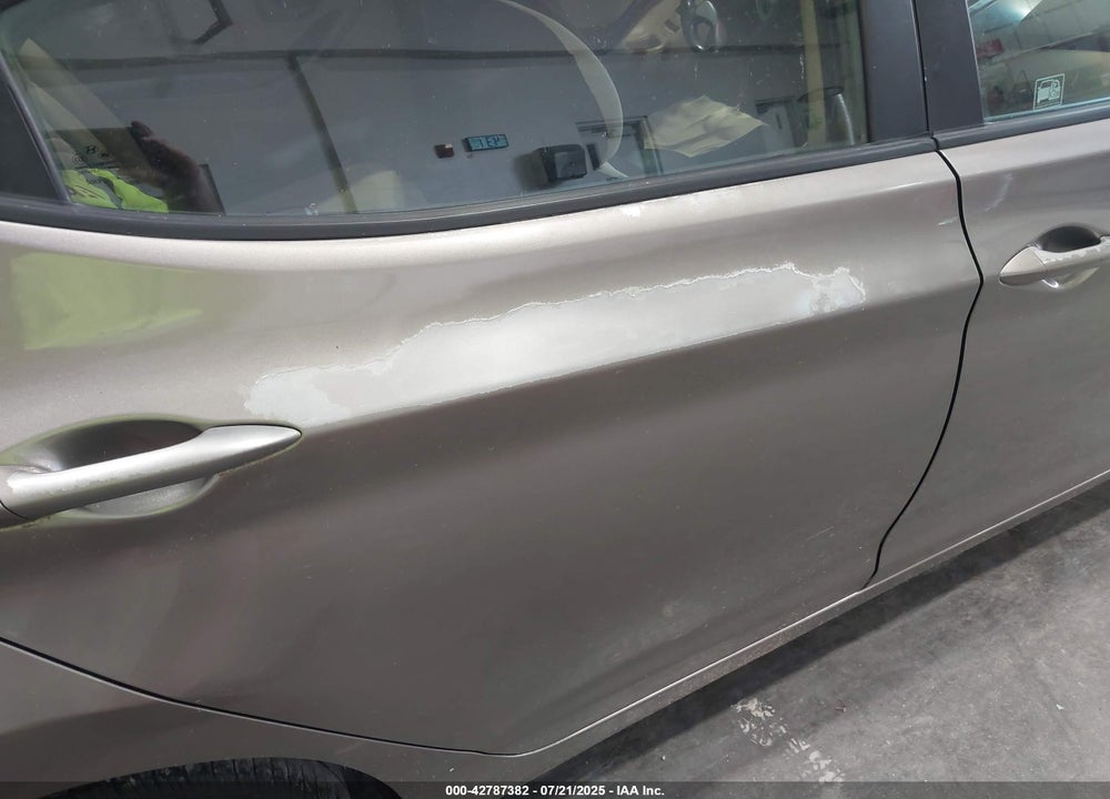 2011 HYUNDAI ELANTRA VIN: 5NPDH4AE8BH022183